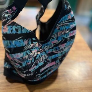 VSX Victoria's Secret 34 DD sport bra with underwire. Amazing support.